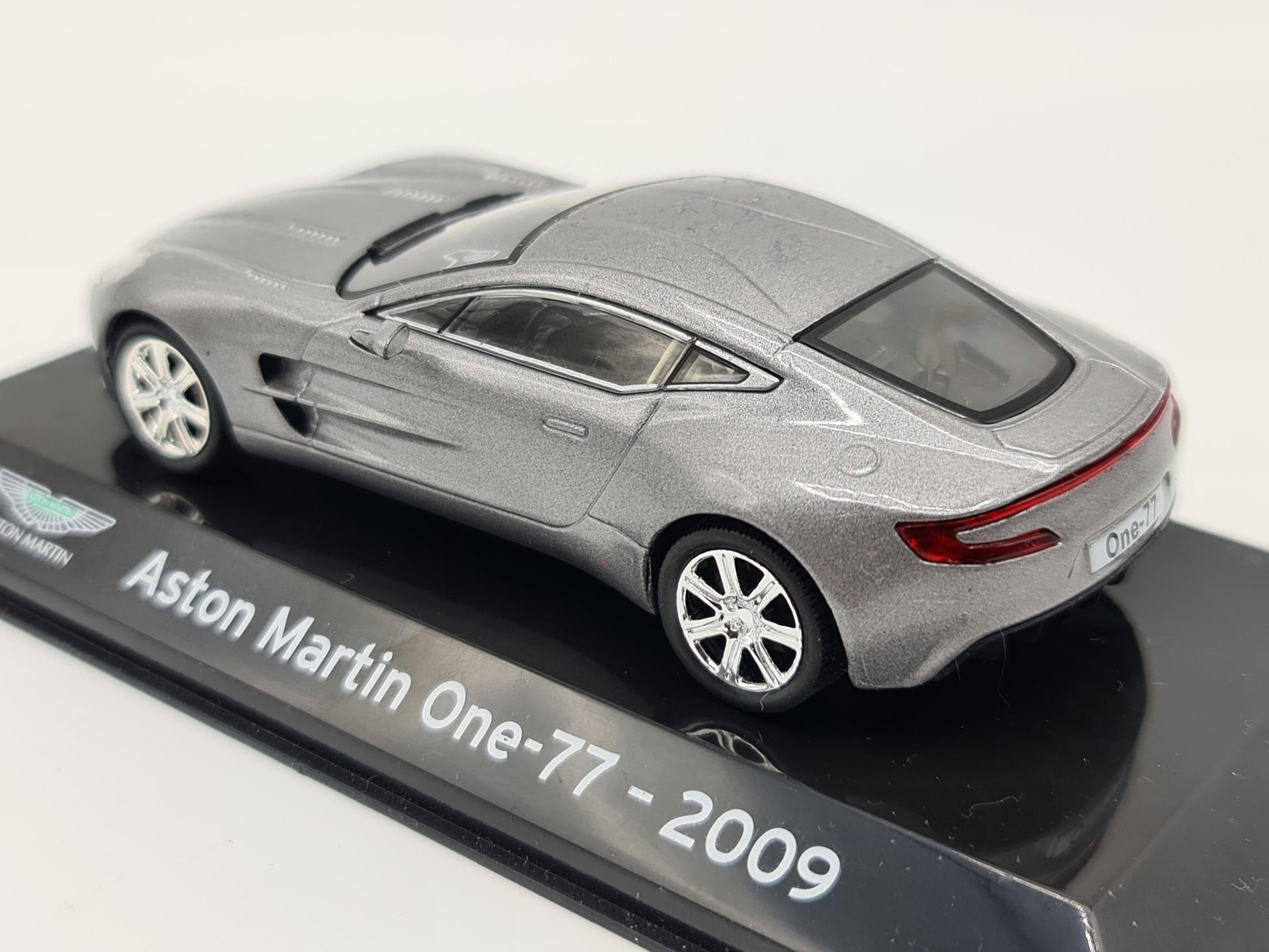 1/43 2009 Aston Martin One-77