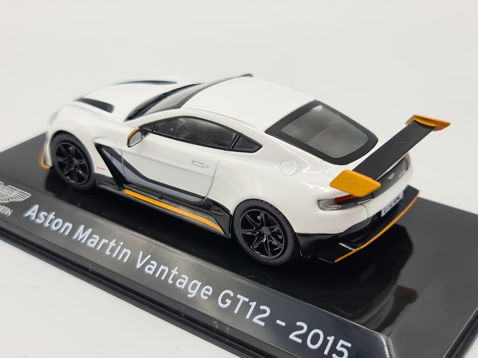 1/43 2015 Aston Martin Vantage GT12 | Model Car