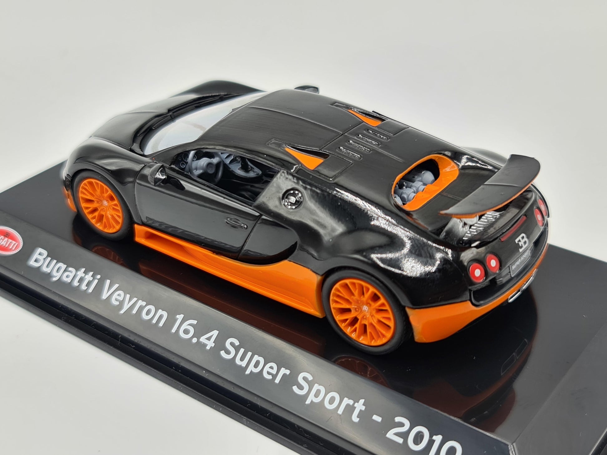 1/43 2010 Bugatti Veyron Super Sport | Model Car