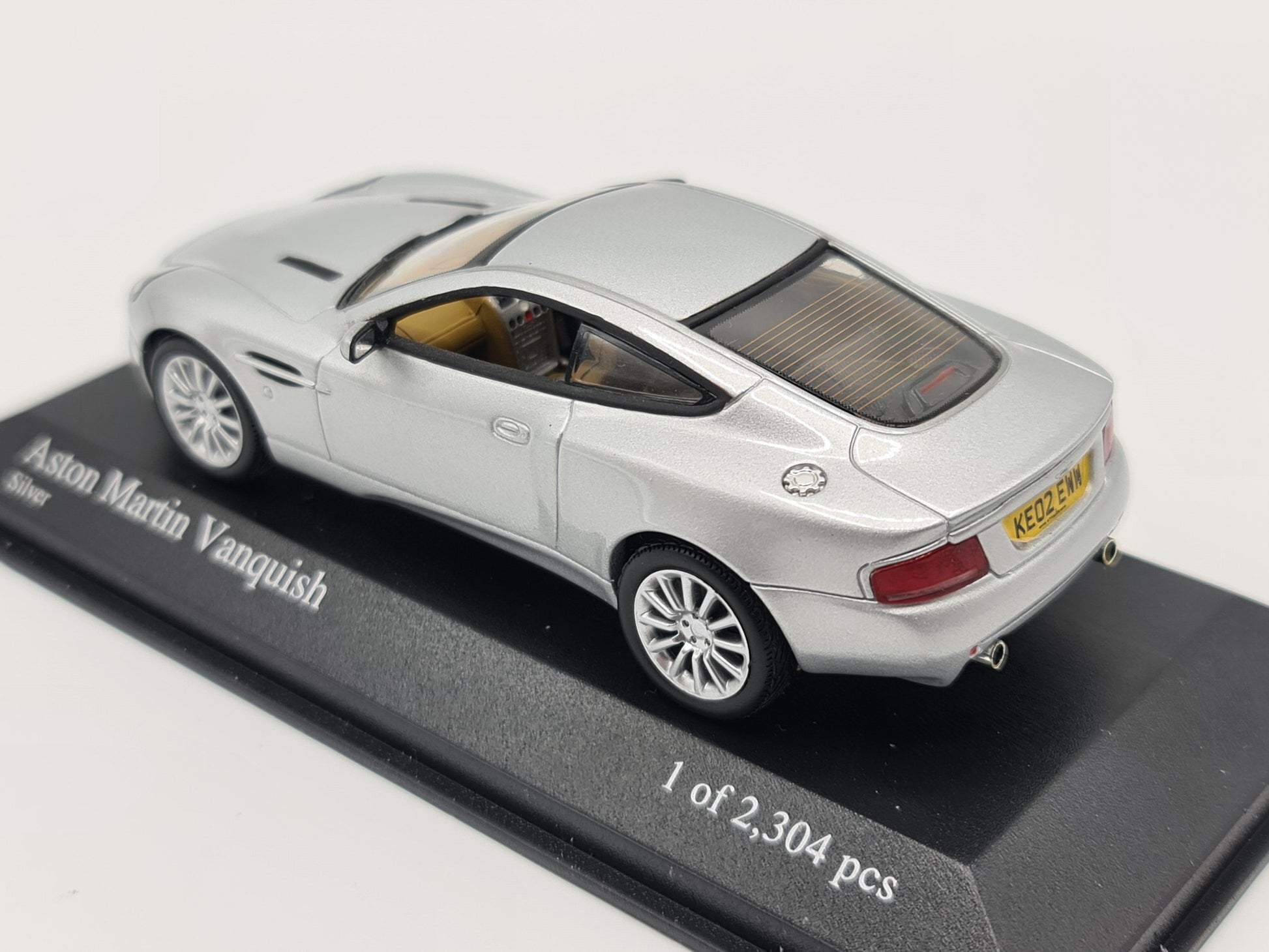 1/43 2002 Aston Martin Vanquish - Minichamps | Model Car