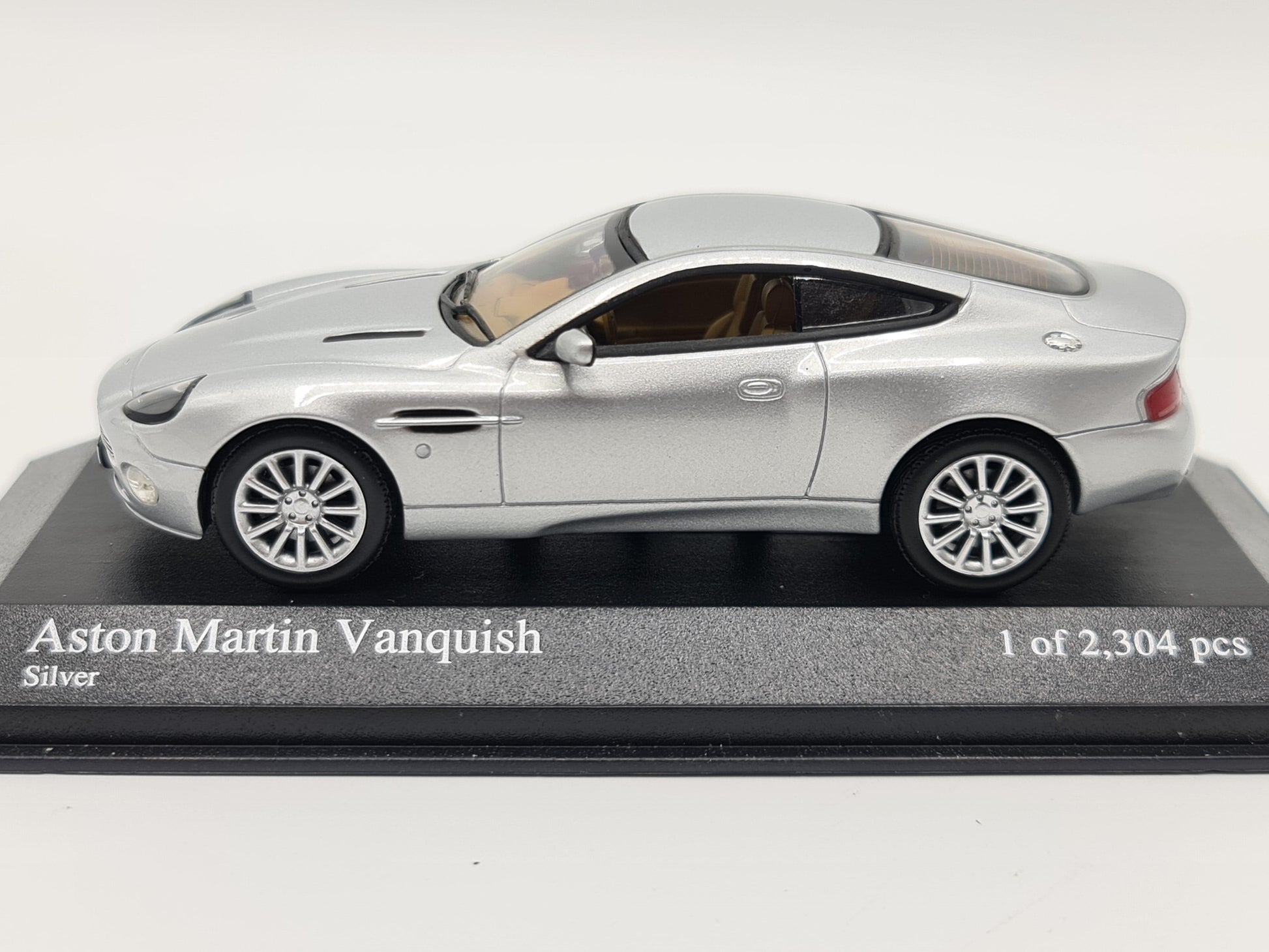 1/43 2002 Aston Martin Vanquish - Minichamps | Model Car