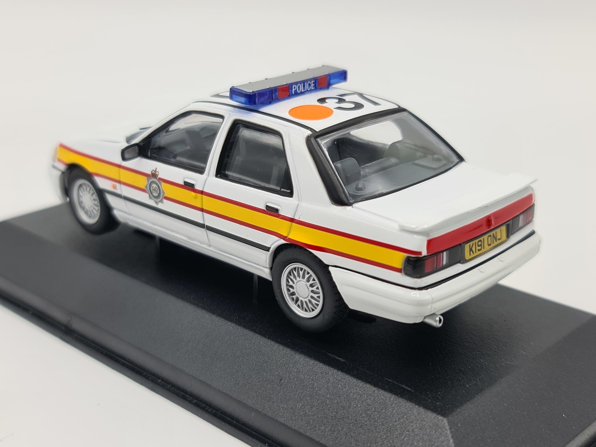 1/43 1993 Ford Sierra Sapphire RS Cosworth 4x4 - British Police - Sussex - Corgi Vanguards | Model Car