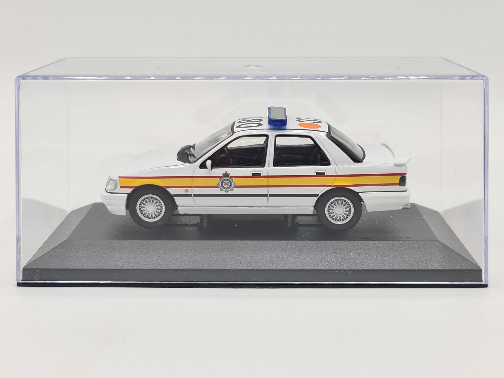 1/43 1993 Ford Sierra Sapphire RS Cosworth 4x4 - British Police - Sussex - Corgi Vanguards | Model Car