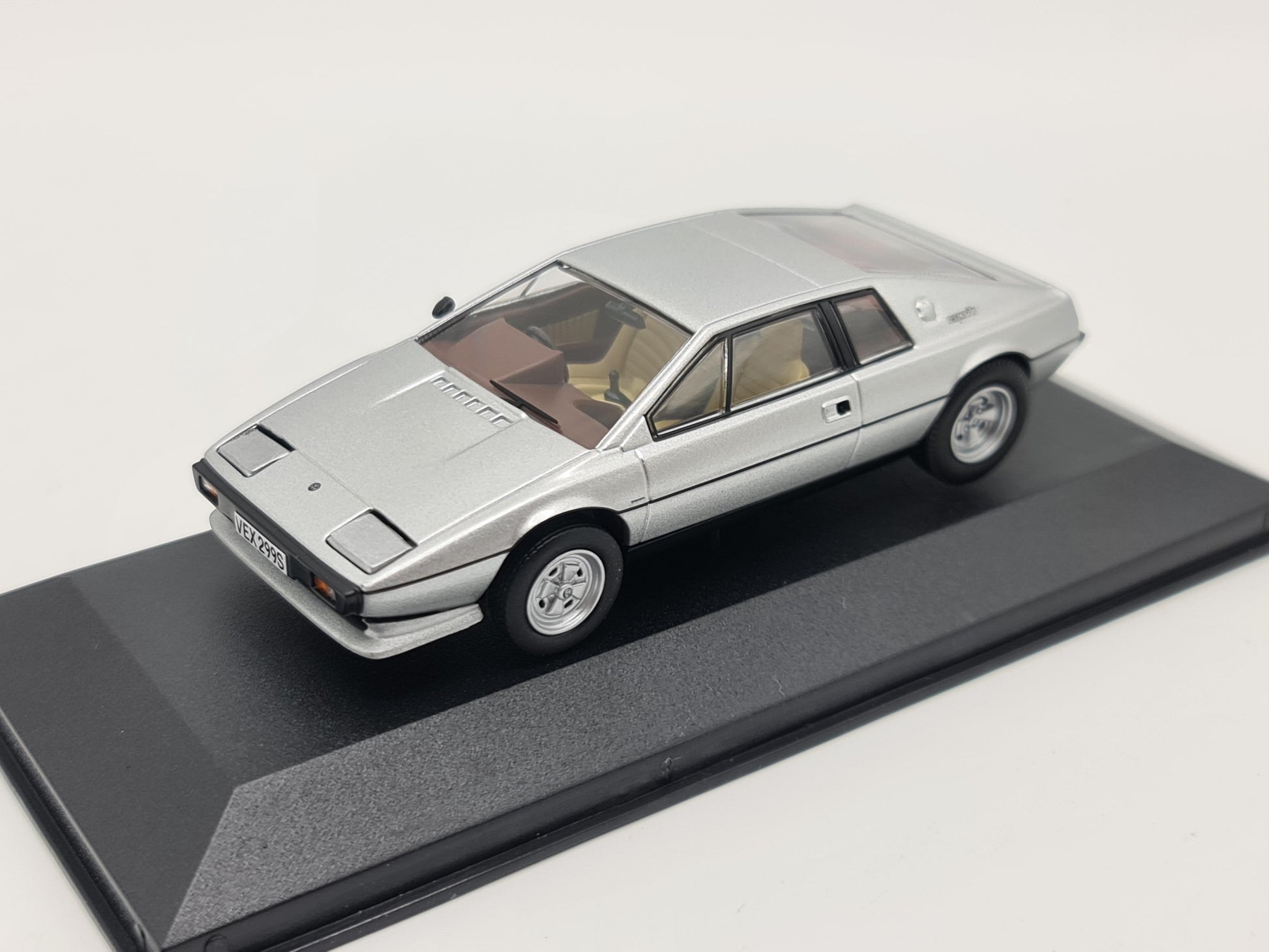 1/43 1977 Lotus Esprit Series 1 - Colin Chapman's - Corgi Vanguards | Model Car