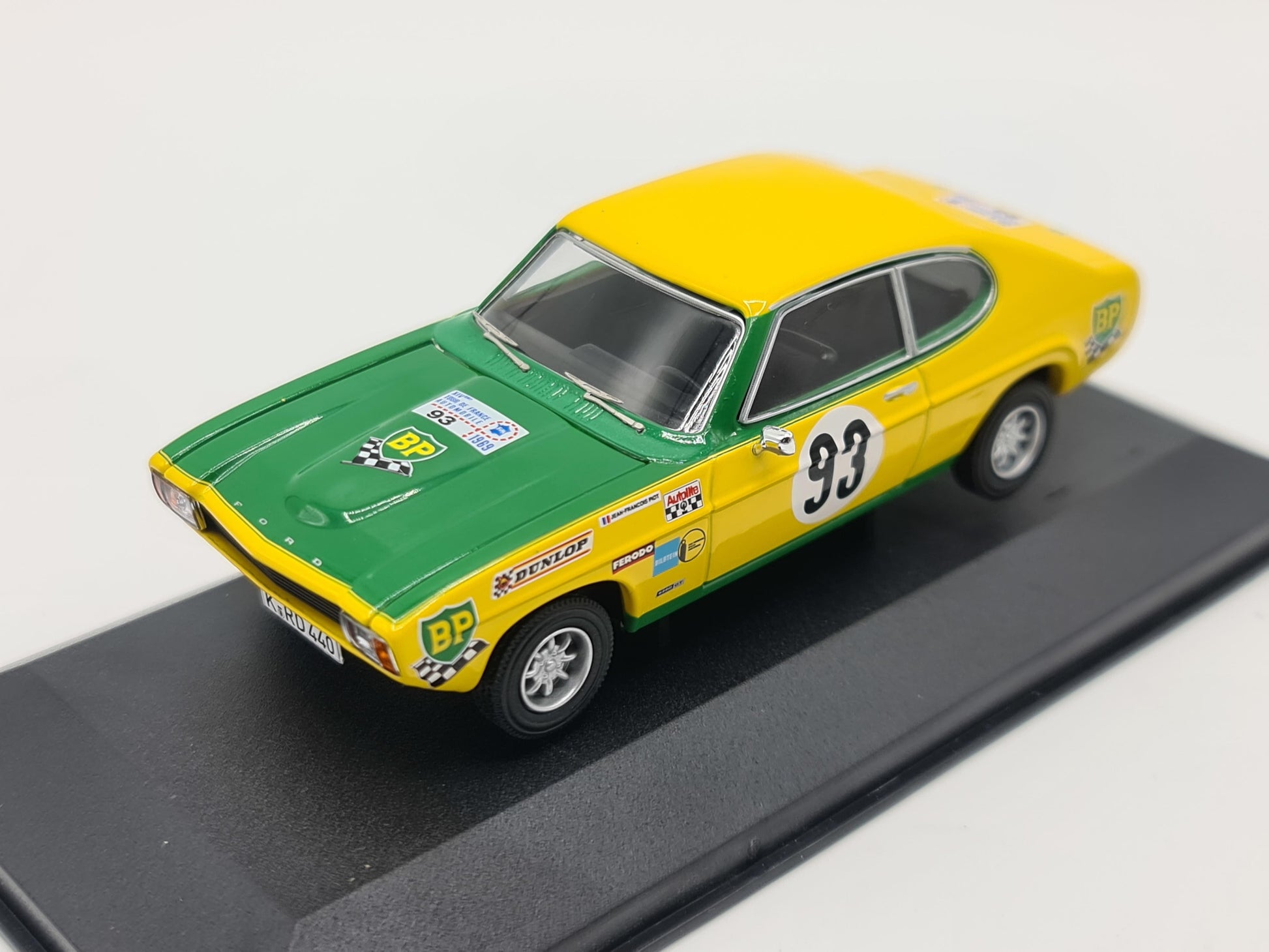 1/43 1969 Ford Capri RS2600 Mk1 Tour de France - Corgi Vanguards