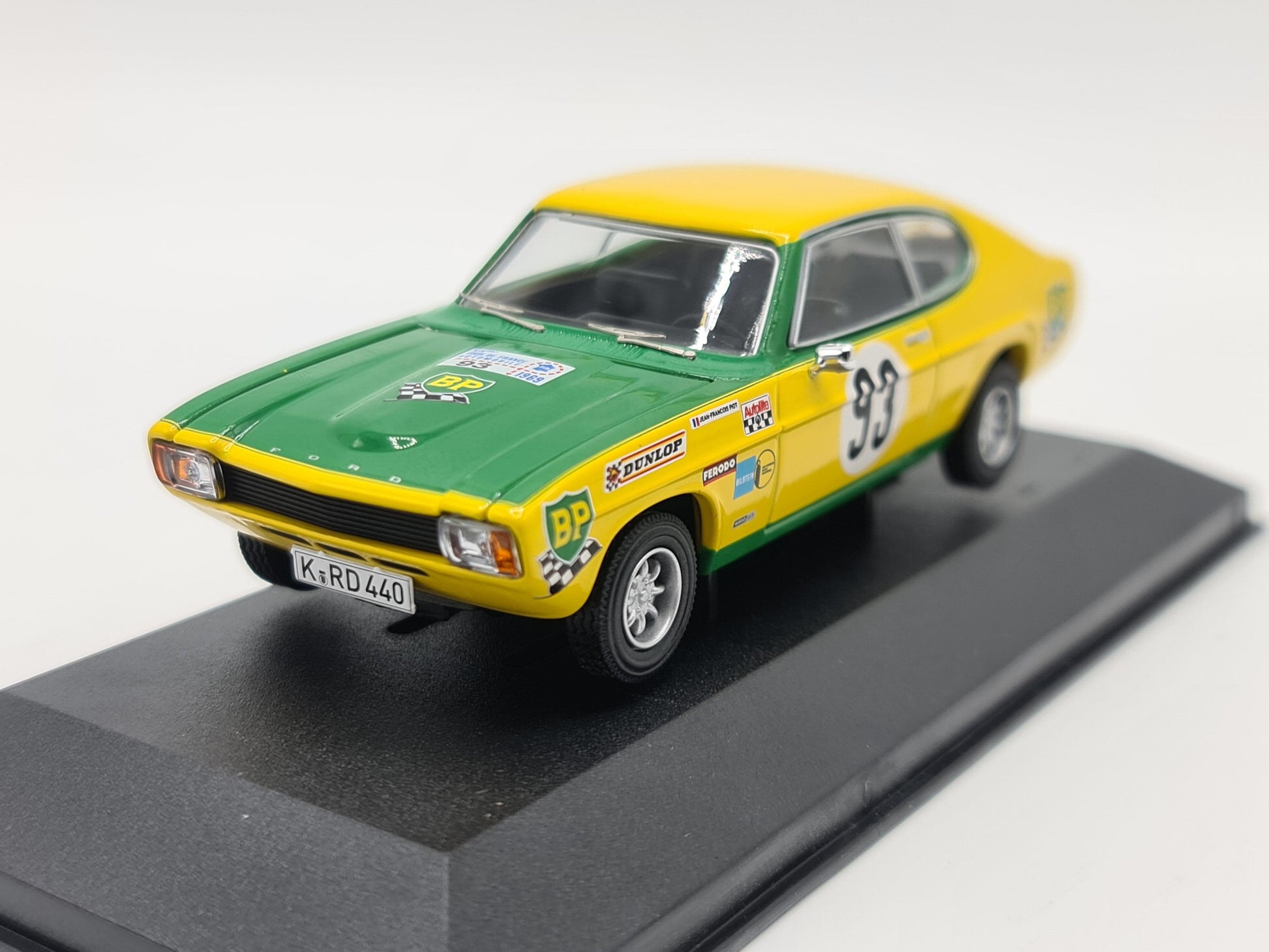 1/43 1969 Ford Capri RS2600 Mk1 Tour de France - Corgi Vanguards | Model Car