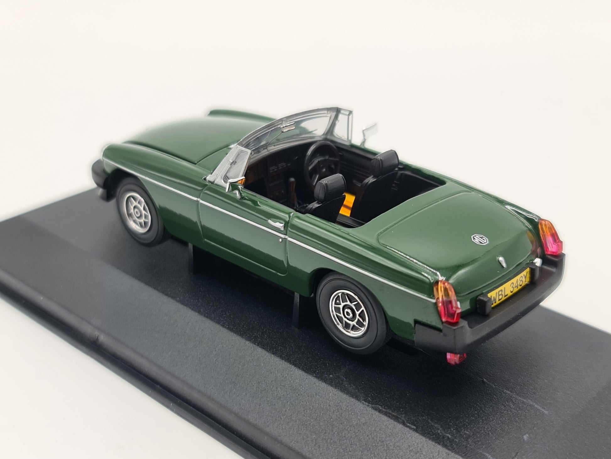 1/43 1983 MGB Roadster V8 - Don Hayter's Car - Corgi Vanguards