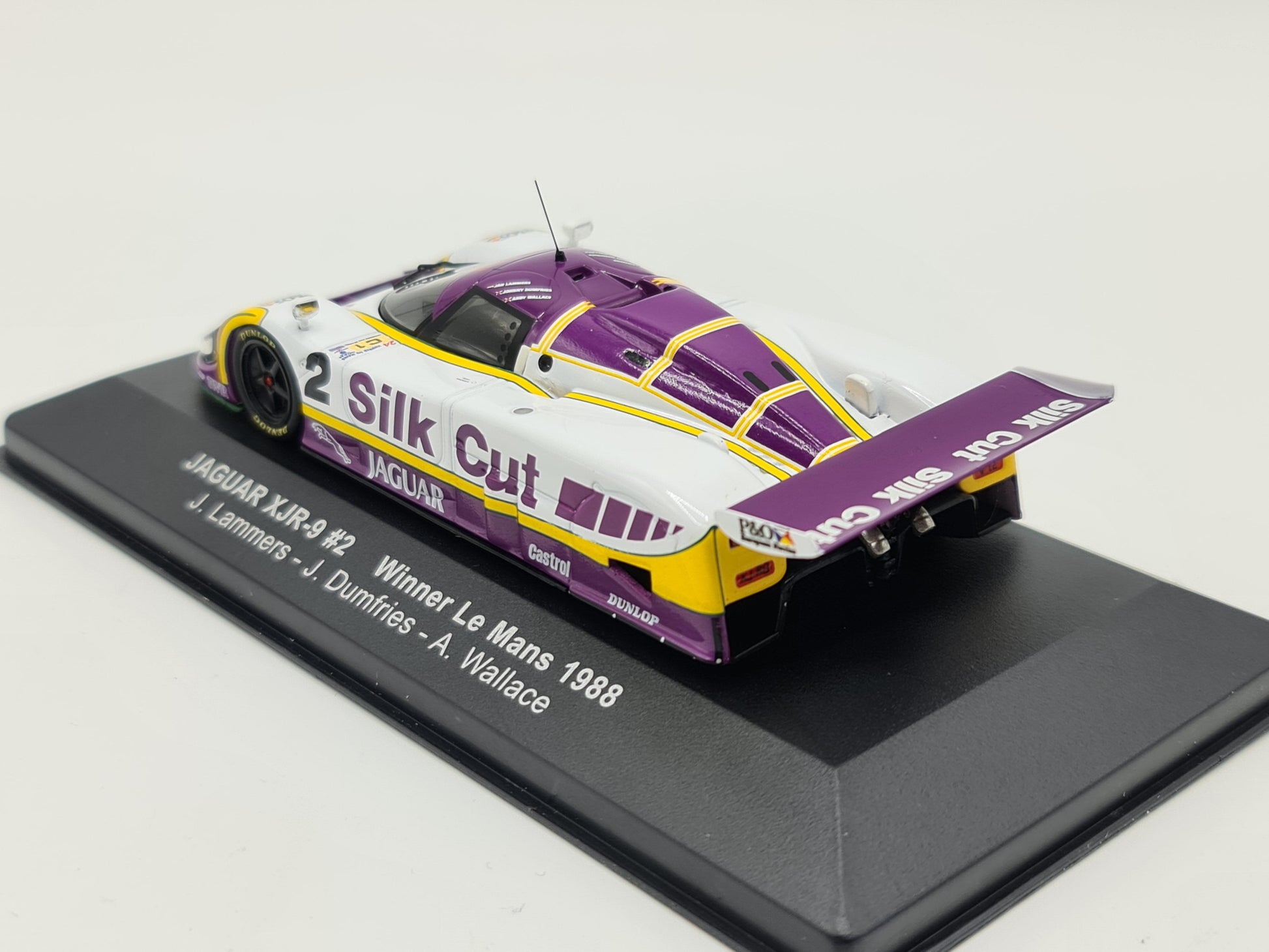 1/43 1988 Jaguar XJR9 - Lammers / Dumfries / Wallace - IXO | Model Le Mans Car