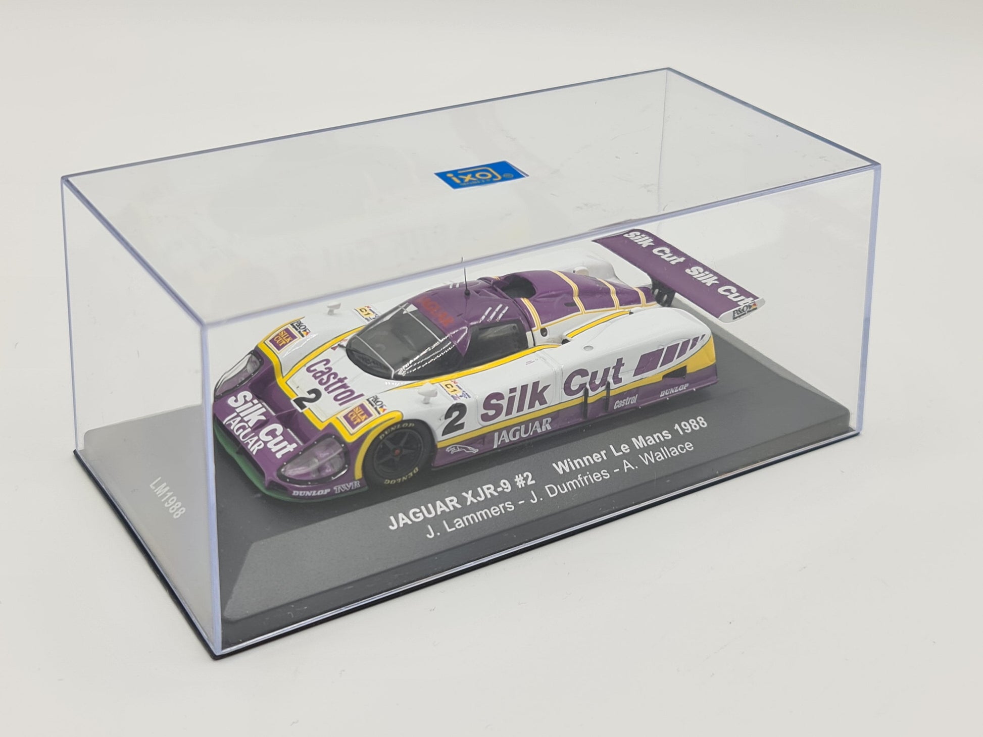 1/43 1988 Jaguar XJR9 - Lammers / Dumfries / Wallace - IXO | Model Le Mans Car