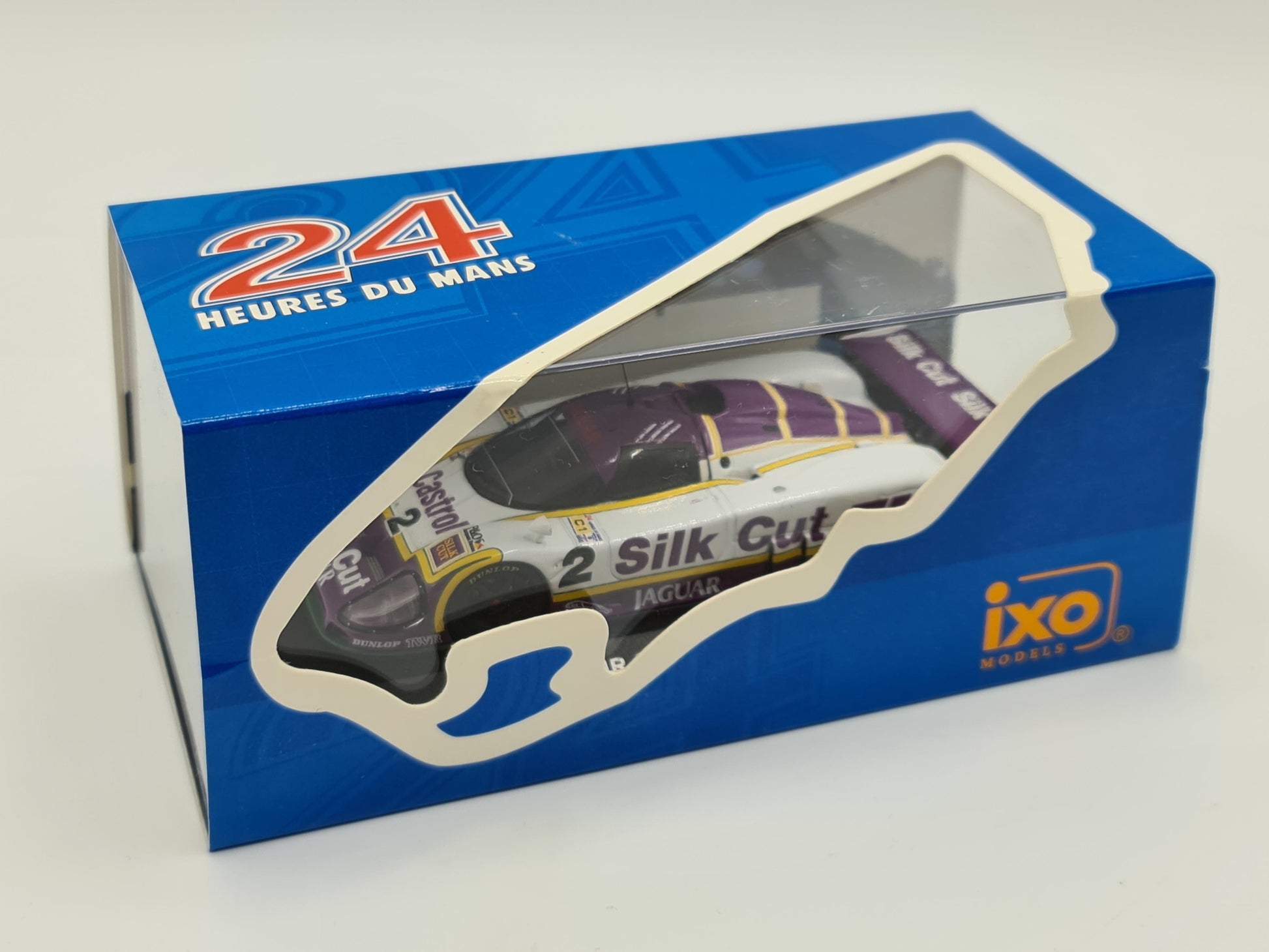 1/43 1988 Jaguar XJR9 - Lammers / Dumfries / Wallace - IXO | Model Le Mans Car