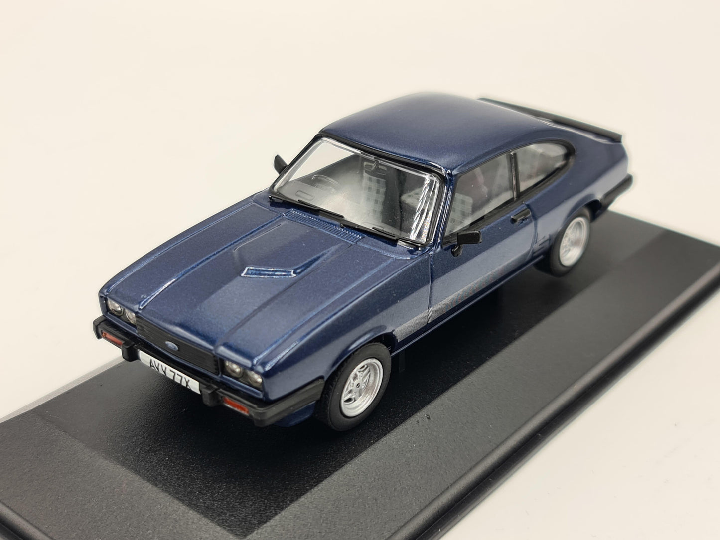 1/43 1981 Ford Capri Mk3 2 S - Corgi Vanguards