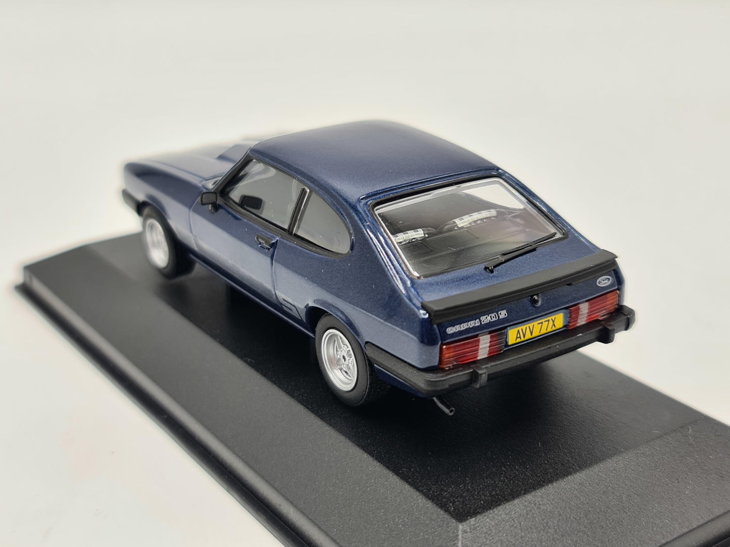 1/43 1981 Ford Capri Mk3 2 S - Corgi Vanguards