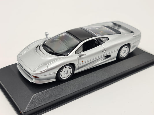 1/43 1992 Jaguar XJ220 - Maxichamps