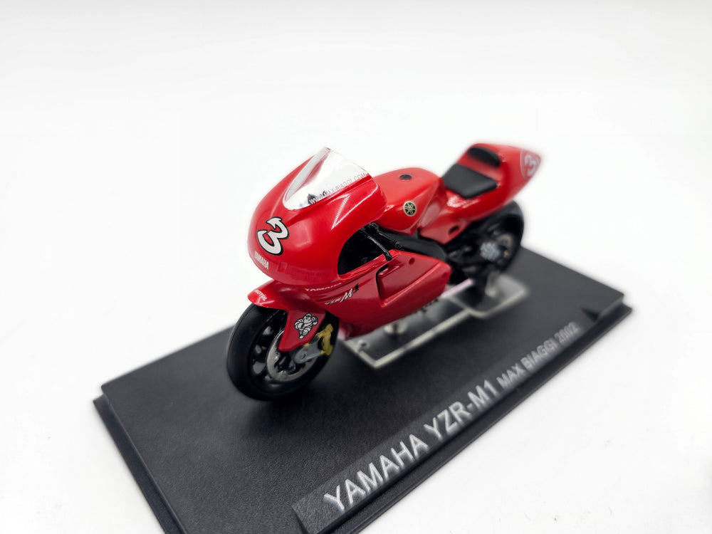 1/24 2002 Yamaha YZR M1 - Max Biaggi | Champion Racing Bikes Model