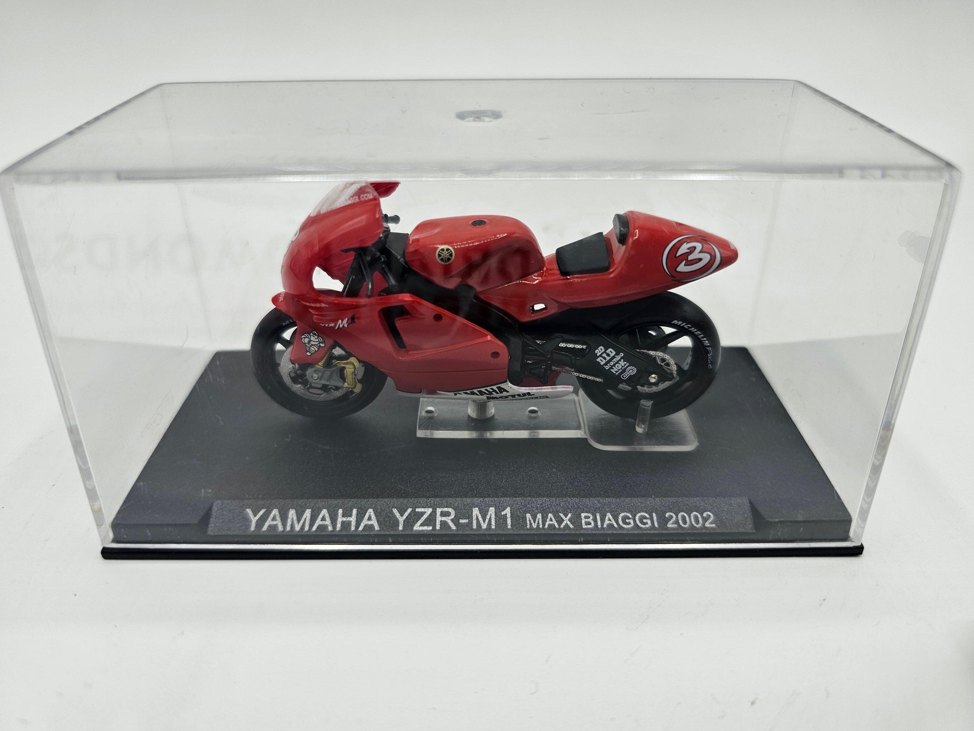 1/24 2002 Yamaha YZR M1 - Max Biaggi