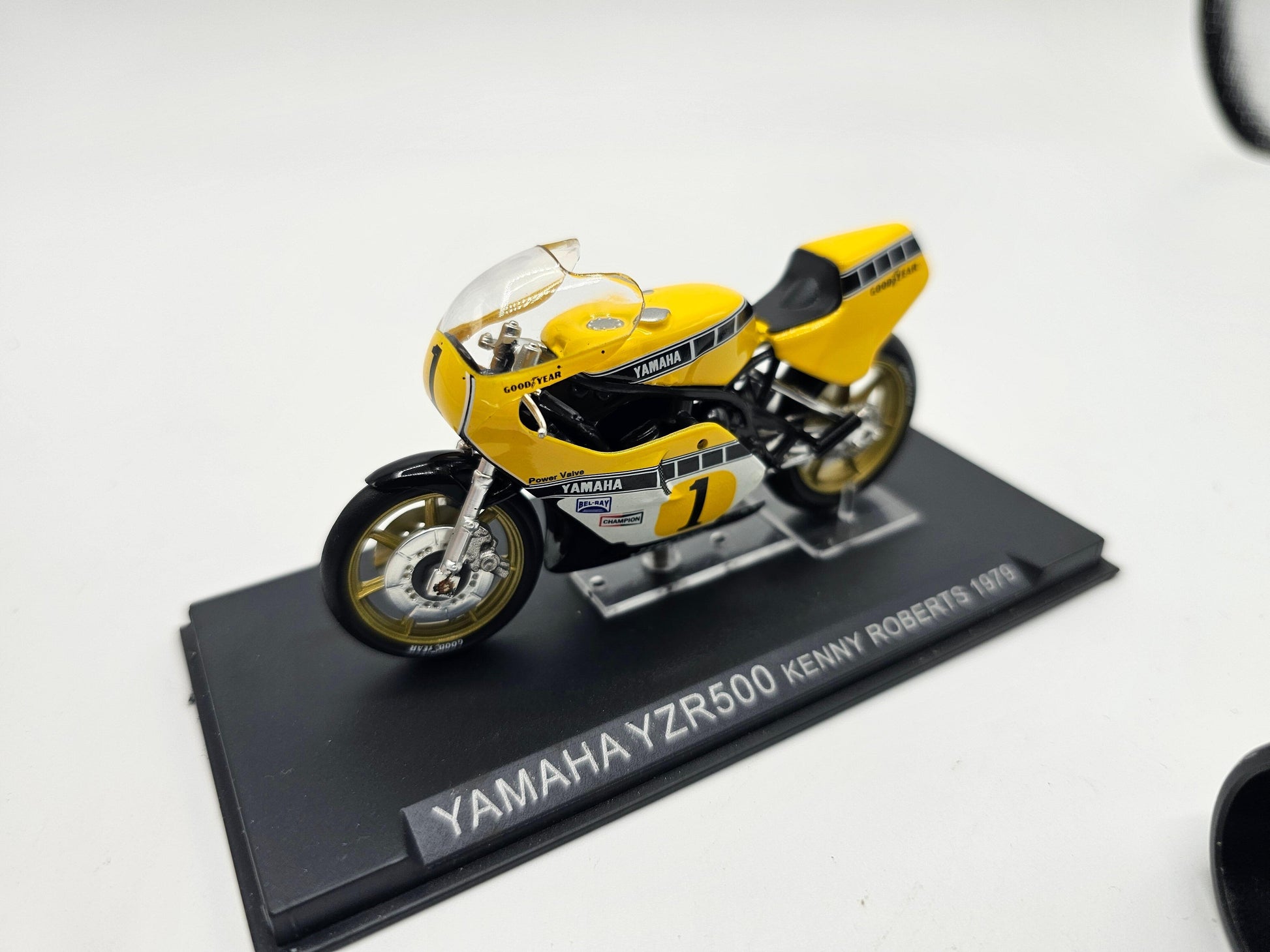 1/24 1979 Yamaha YZR500 - Kenny Roberts