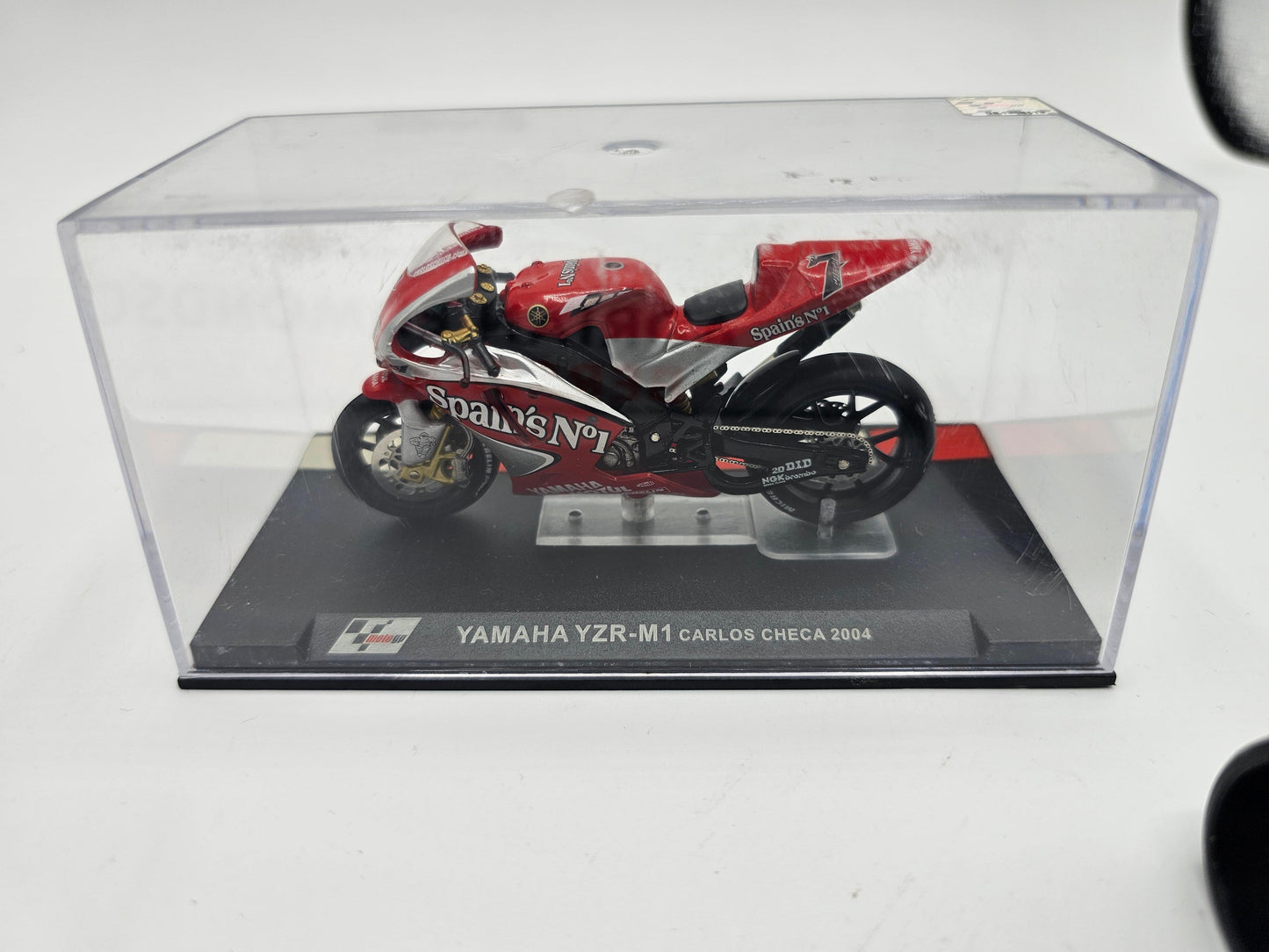 1/24 2004 Yamaha YZR-M1 - Carlos Checa