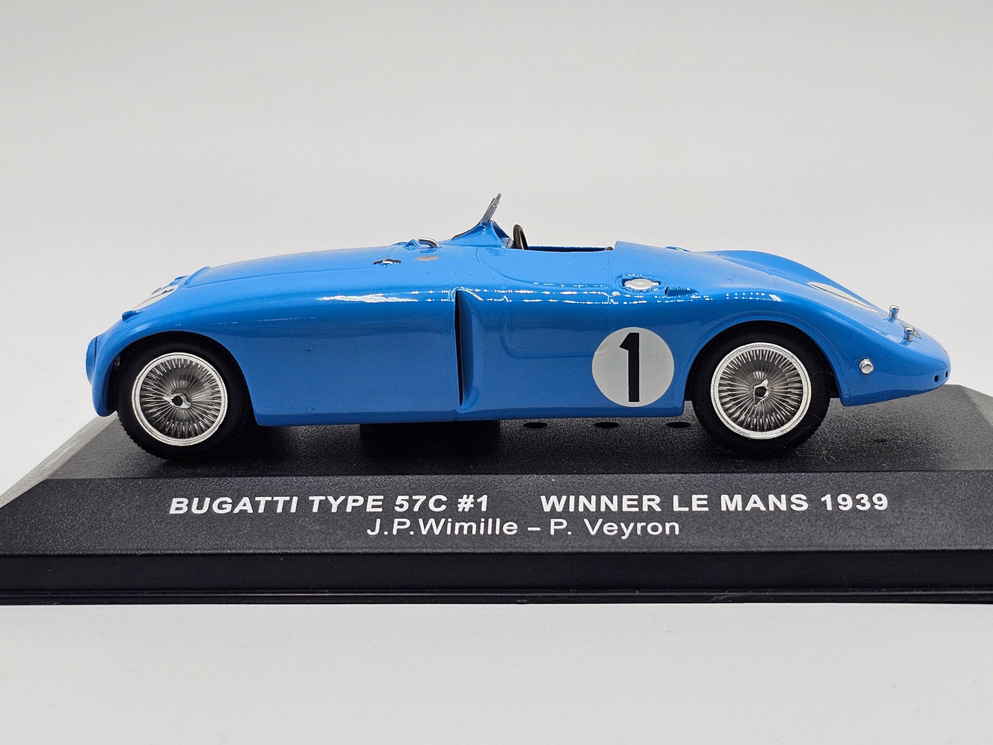 1/43 1939 Bugatti Type 57C "Tank" - Wimille / Veyron - IXO