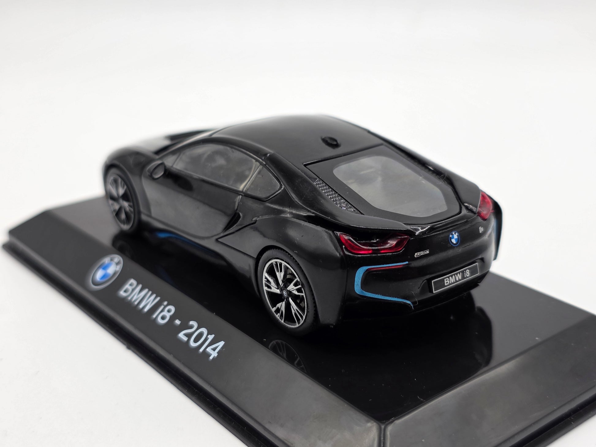1/43 2014 BMW i8 | Model Car
