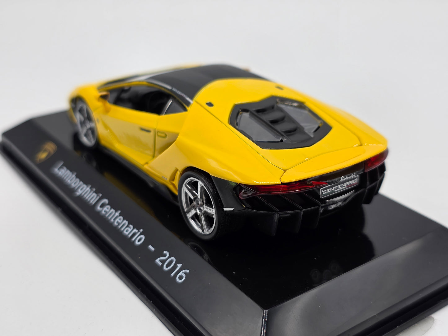 1/43 2016 Lamborghini Centenario