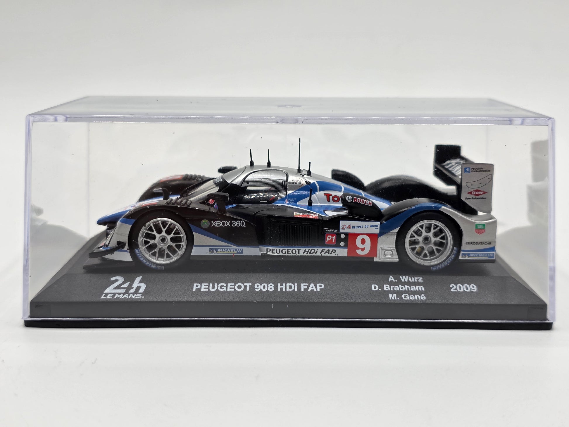 1/43 2009 Peugeot 908 HDI FAP - Brabham / Gene / Wurz | Model Le Mans Car