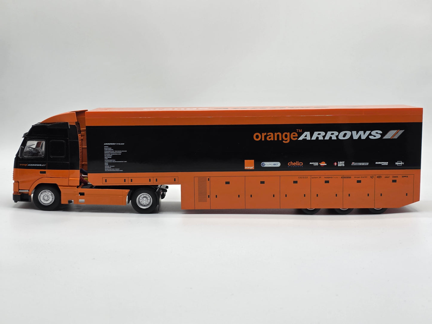 1/43 1991 Volvo FH12 Transporter Truck - Arrows  F1 Team