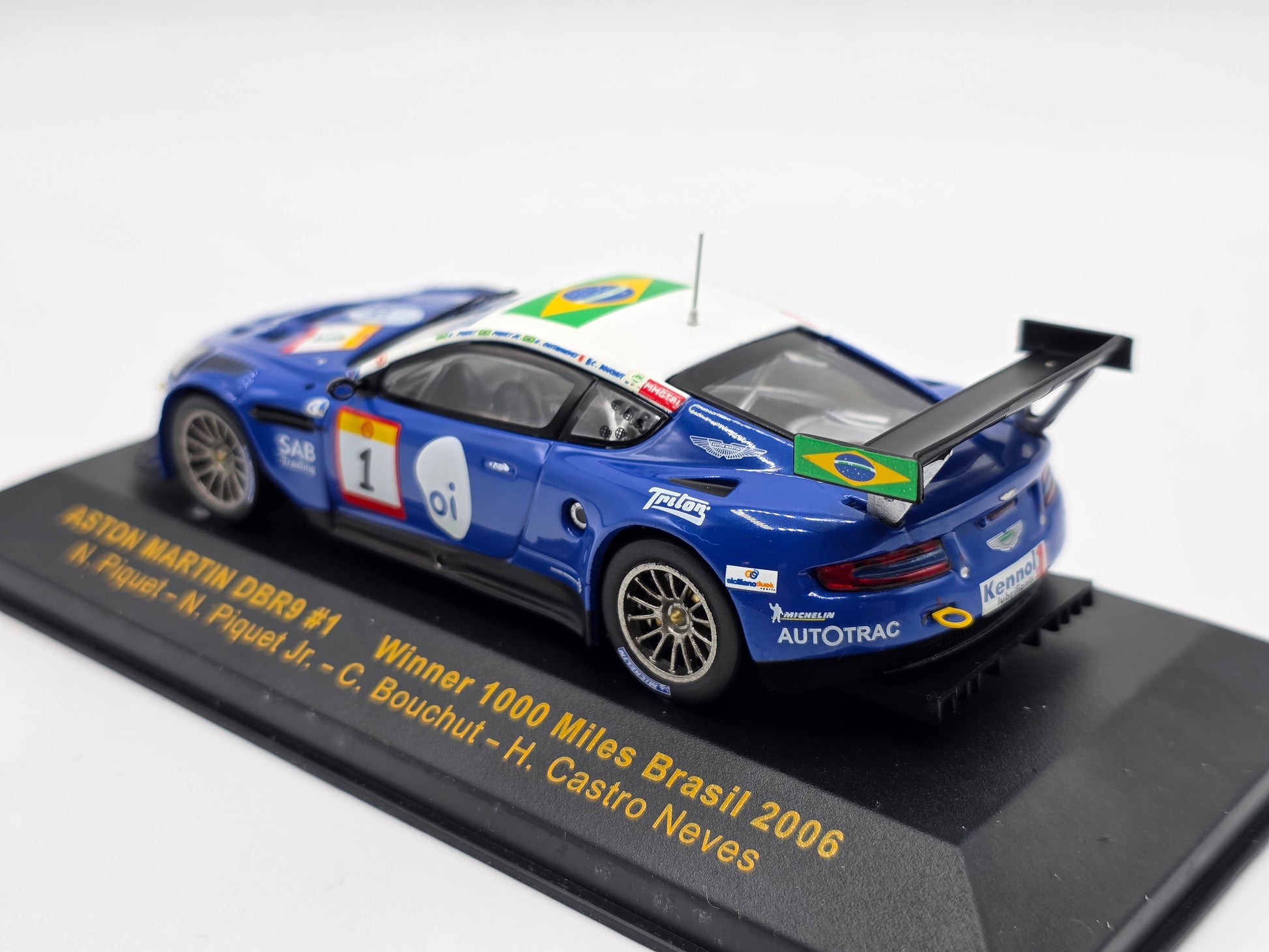 1/43 2006 Aston Martin DBR9 - 1000 miles Brazil - Piquet / Piquet Jr / Bouchut / Neves - IXO | Model Car