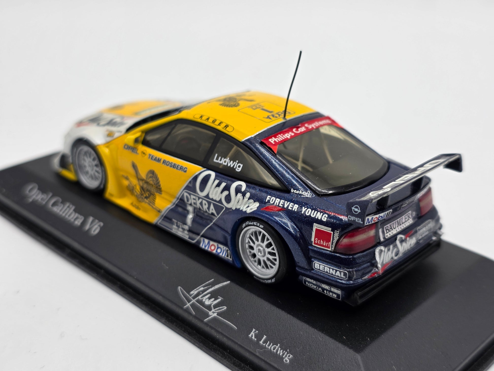 1/43 1995 Opel Calibra - DTM - Klaus Ludwig - Minichamps | Model Car
