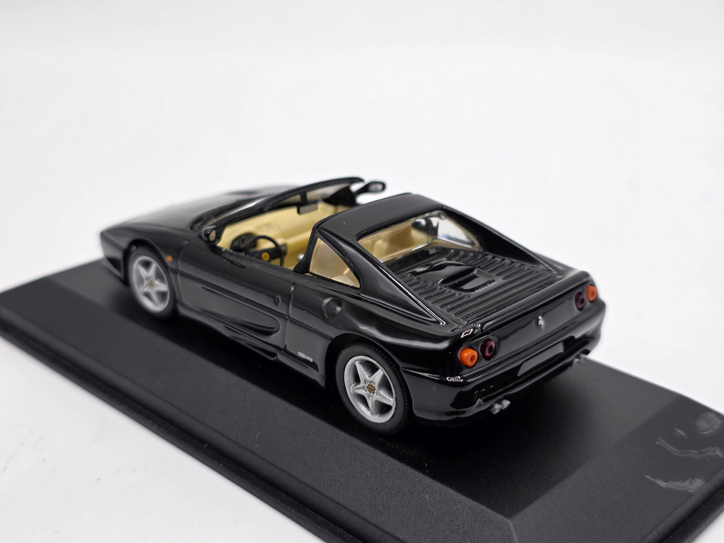 1/43 1994 Ferrari F355 Targa - Minichamps | Model Car