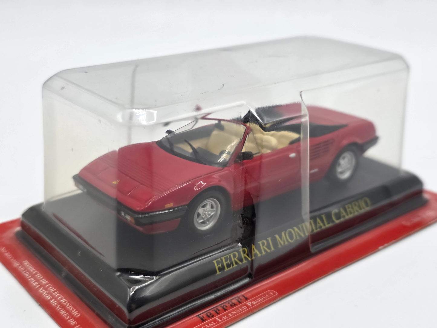 1/43 1980 Ferrari Mondial Cabrio - IXO | Model Car