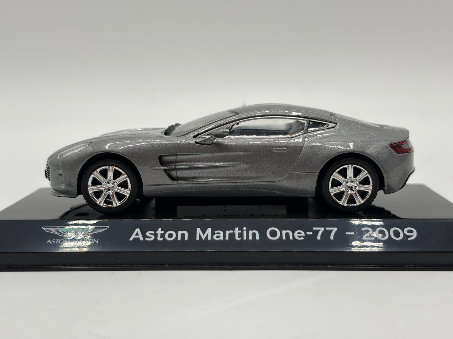 1/43 2009 Aston Martin One-77 | Model Car | Supercar Collection