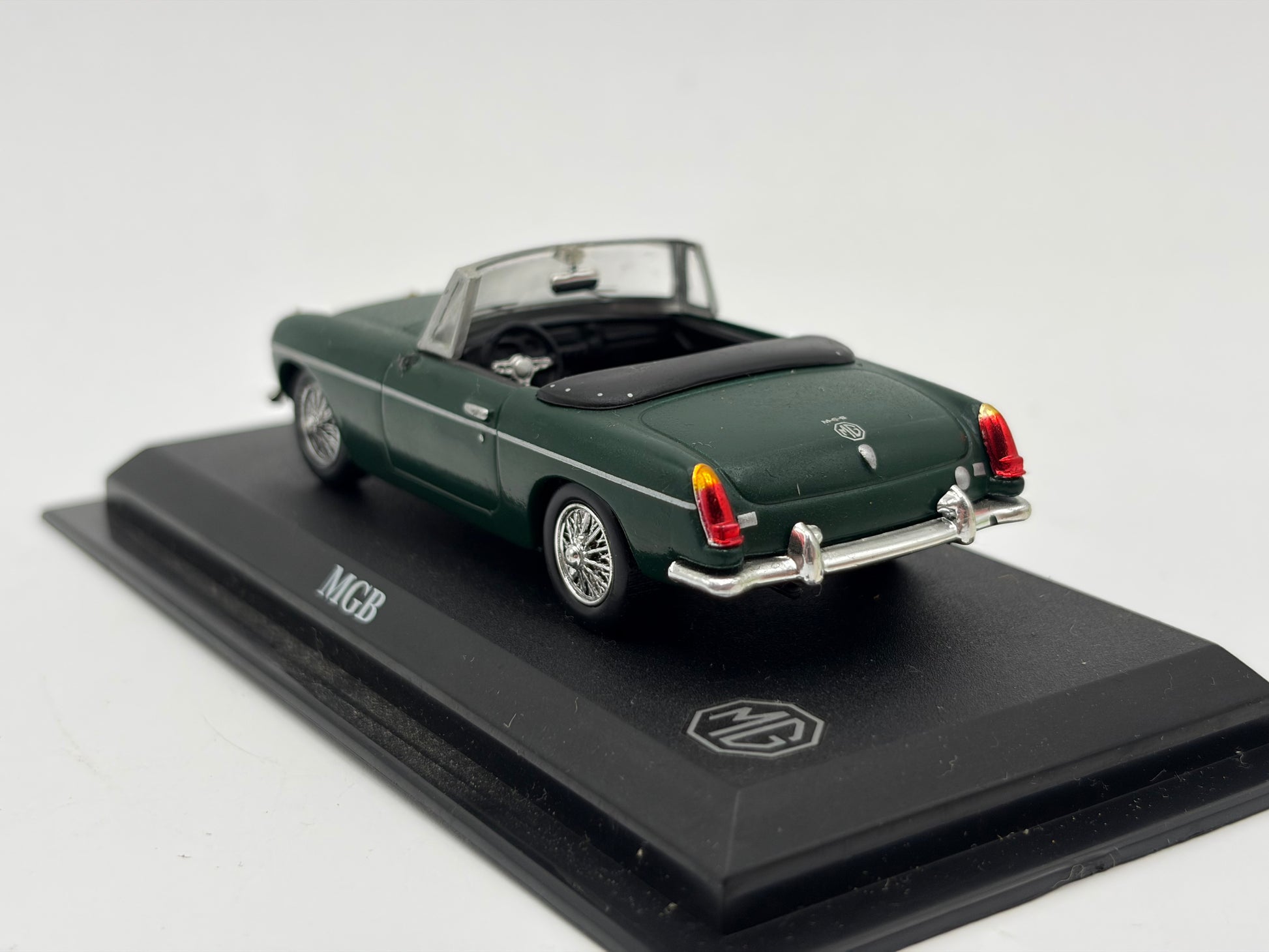 1/43 1962 MGB Roadster - Del Prado | Model Car