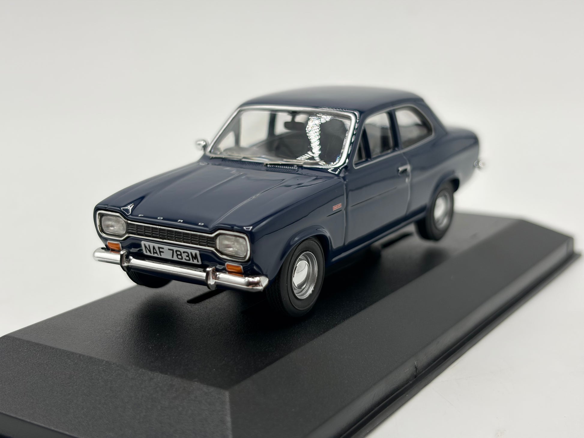 1/43 1974 Ford Escort MK1 1300GT - Marine Blue | Corgi Vanguards | Model Car