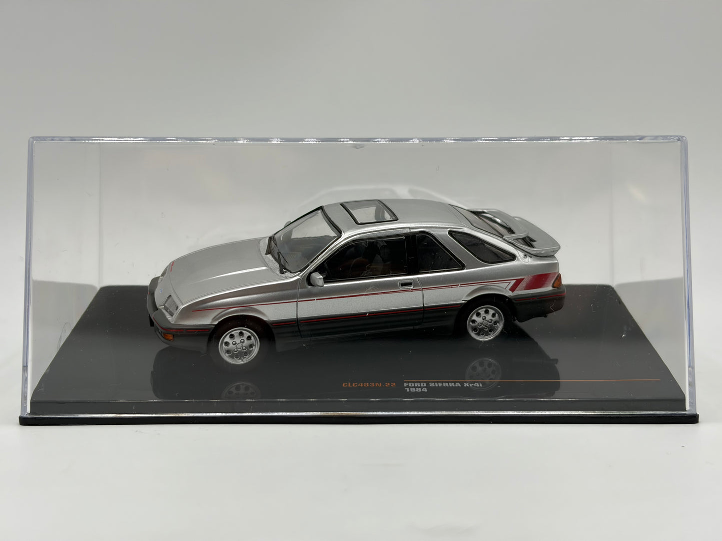1/43 1984 Ford Sierra Xr4i - IXO | Model Car