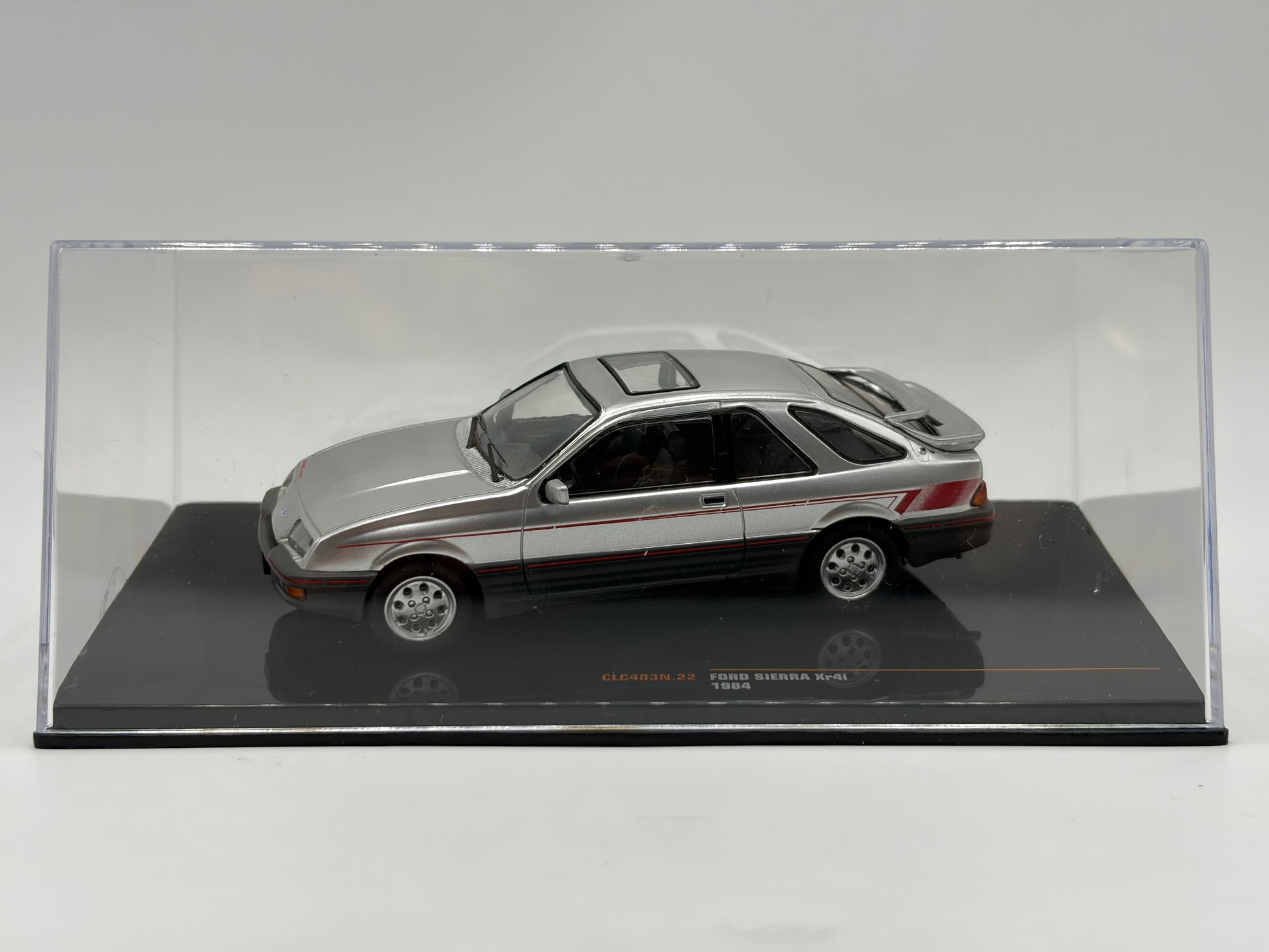 1/43 1984 Ford Sierra Xr4i - IXO | Model Car