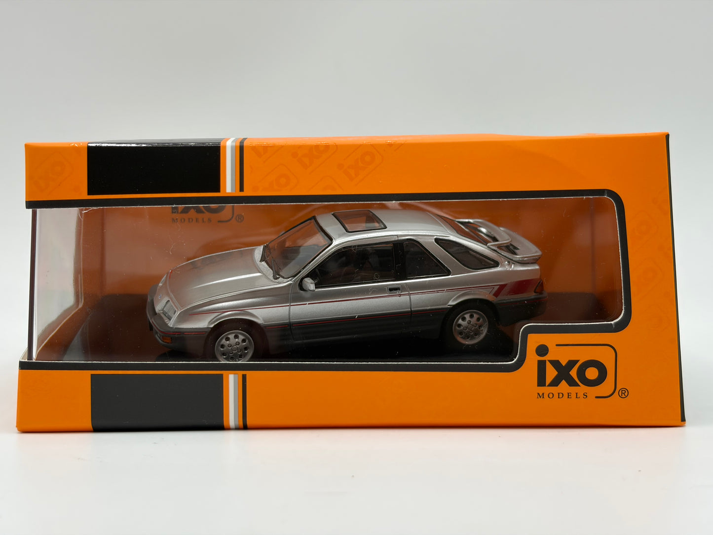 1/43 1984 Ford Sierra Xr4i - IXO | Model Car