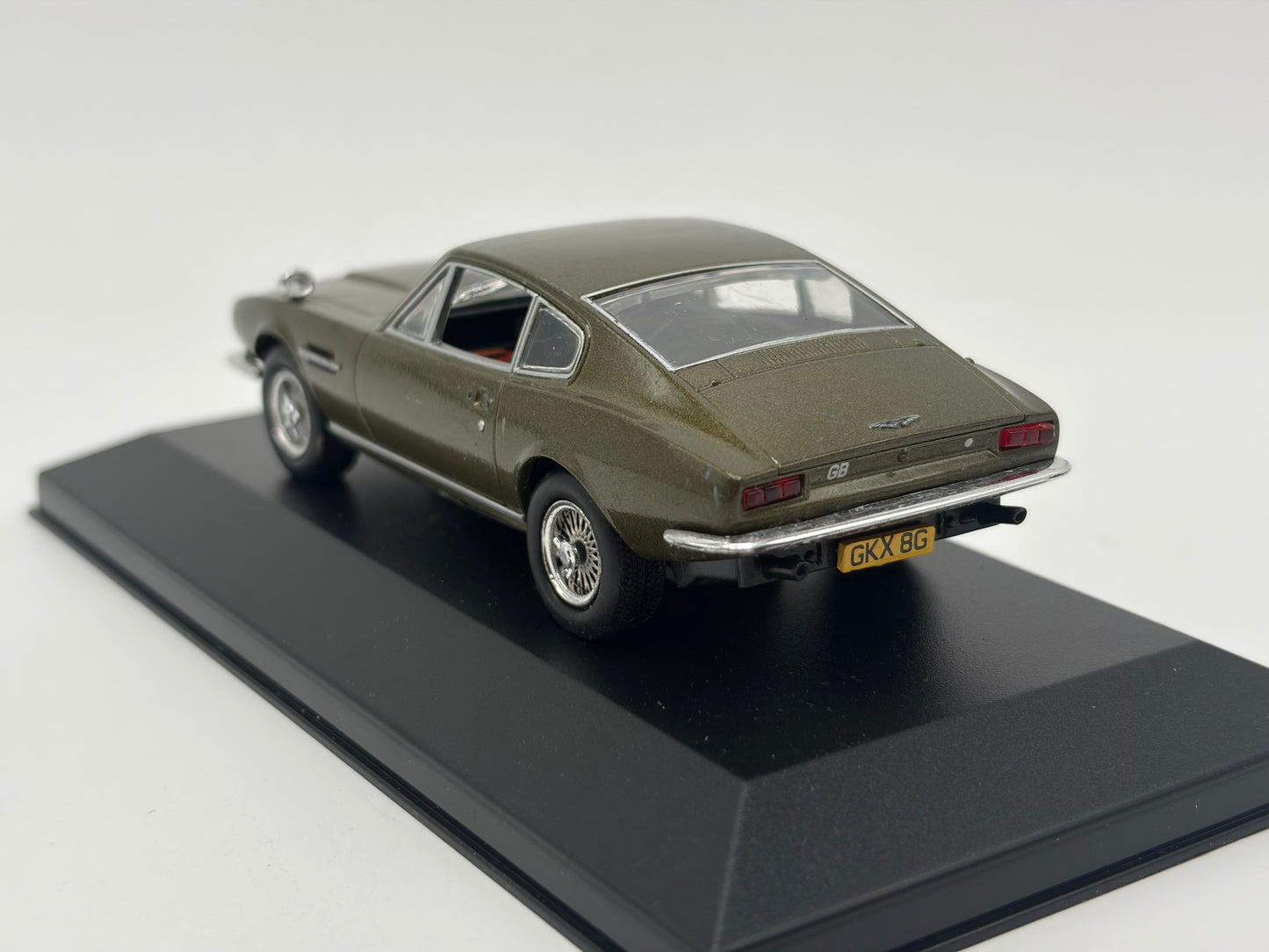 1/43 1969 Aston Martin DBS | Model Car