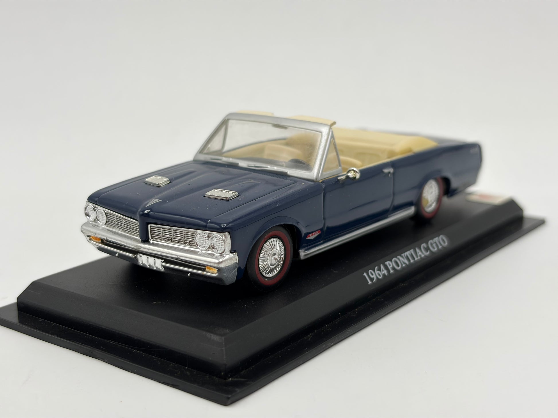 1/43 1964 Pontiac GTO Convertible - Del Prado | Model Car