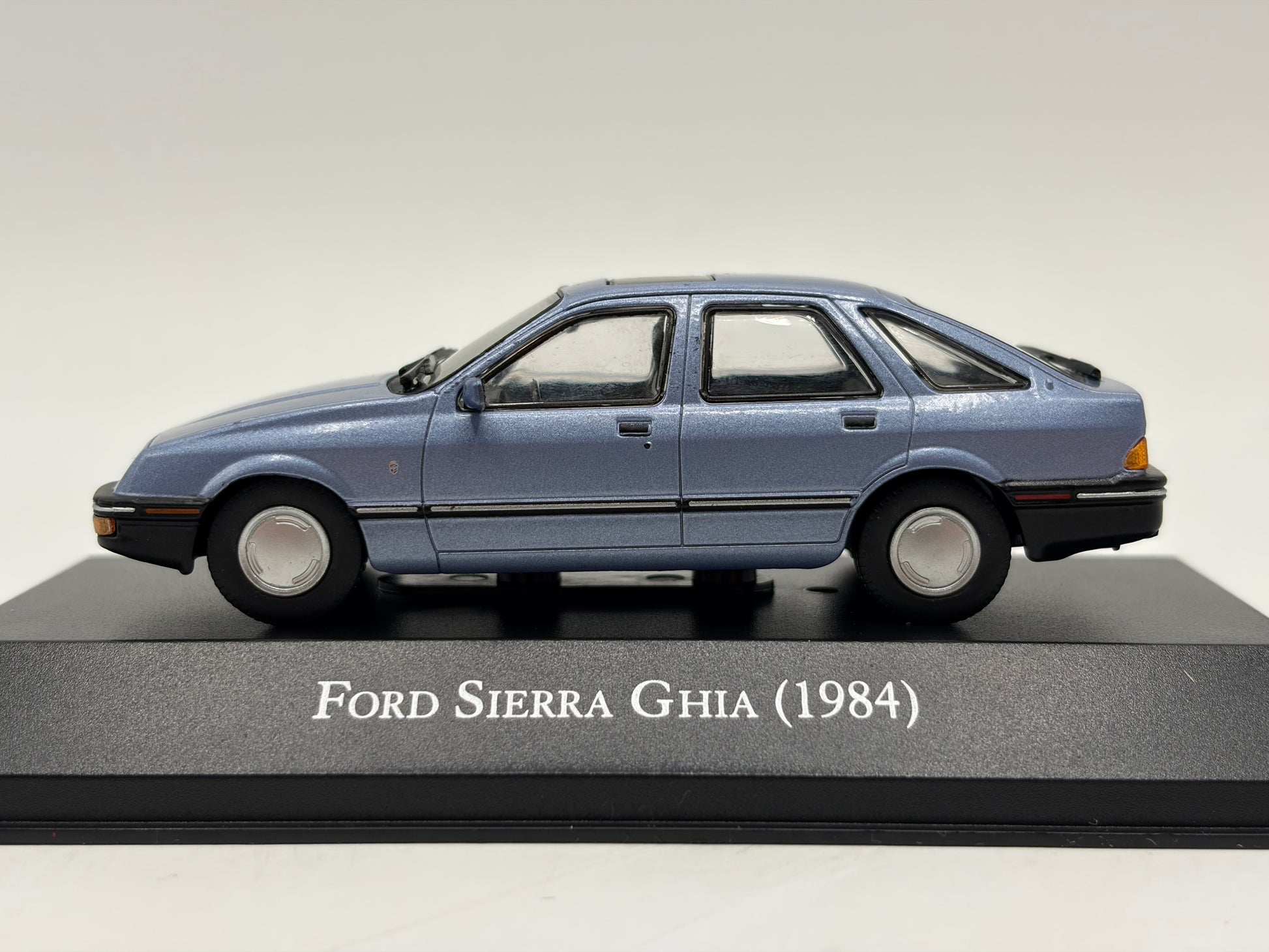 1/43 1984 Ford Sierra Ghia | Model Car