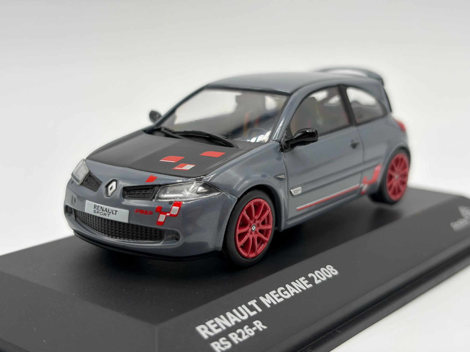 1/43 2008 Renault Megane RS R26-R - Grey - Solido | Model Car