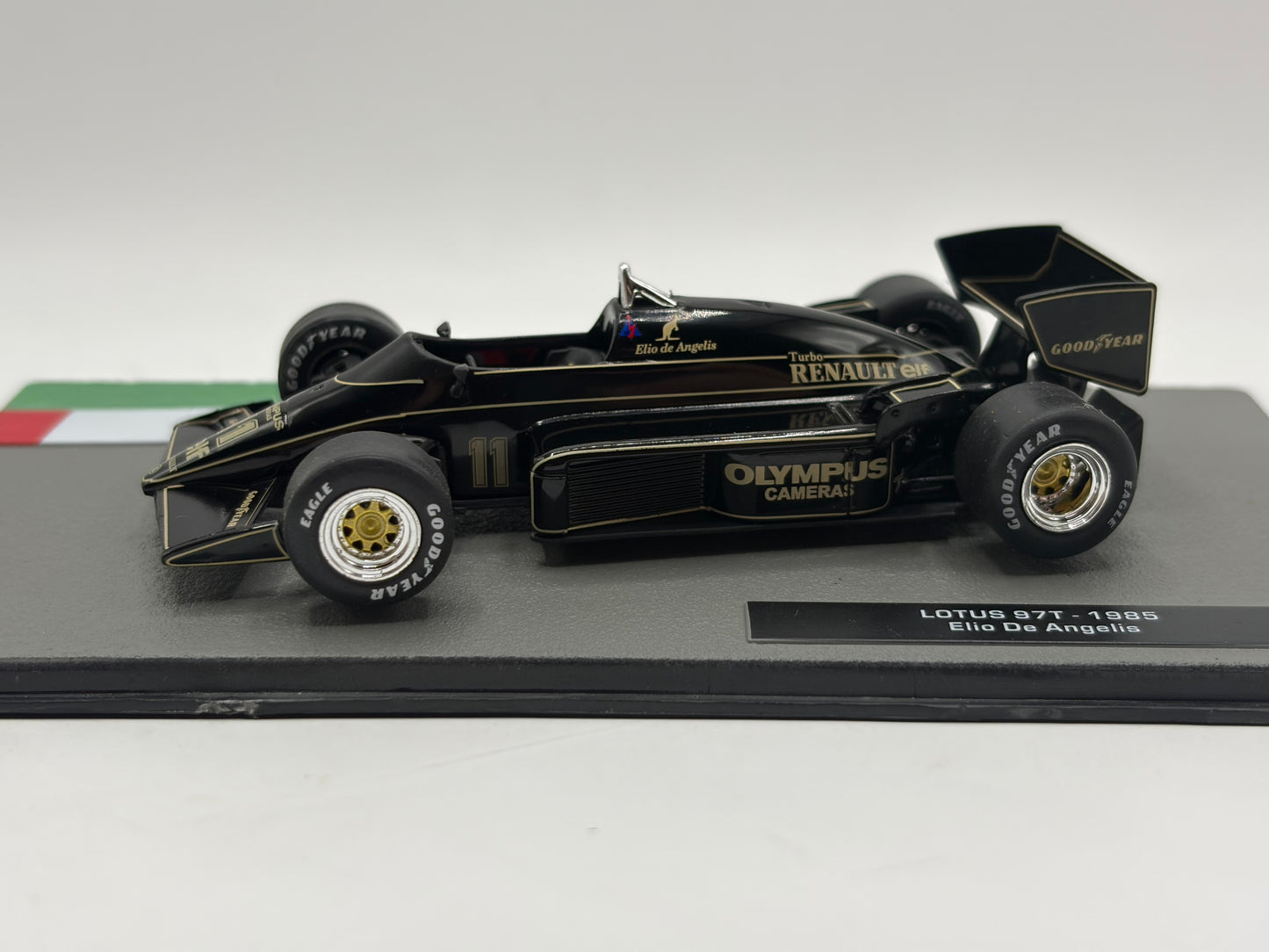 1/43 1985 Lotus 97T - Elio de Angelis | Model F1 Car