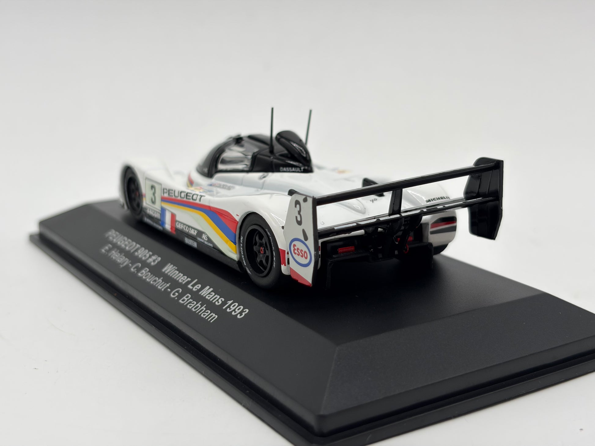 1/43 1993 Peugeot 905 - Bouchut / Brabham / Helary - IXO | Model Le Mans Car