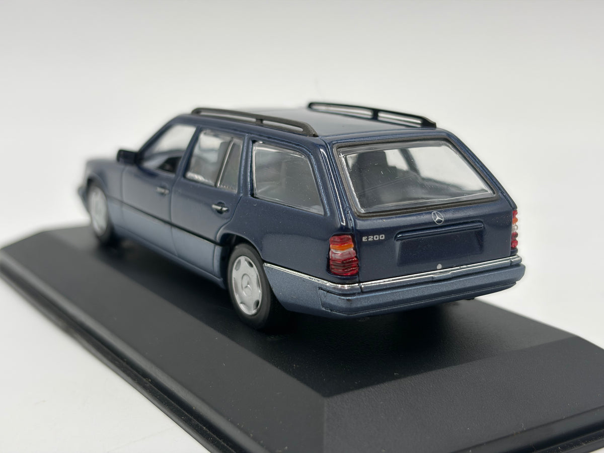 1/43 1993 Mercedes E-Class Break - Nautical Blue - Minichamps | Model Car
