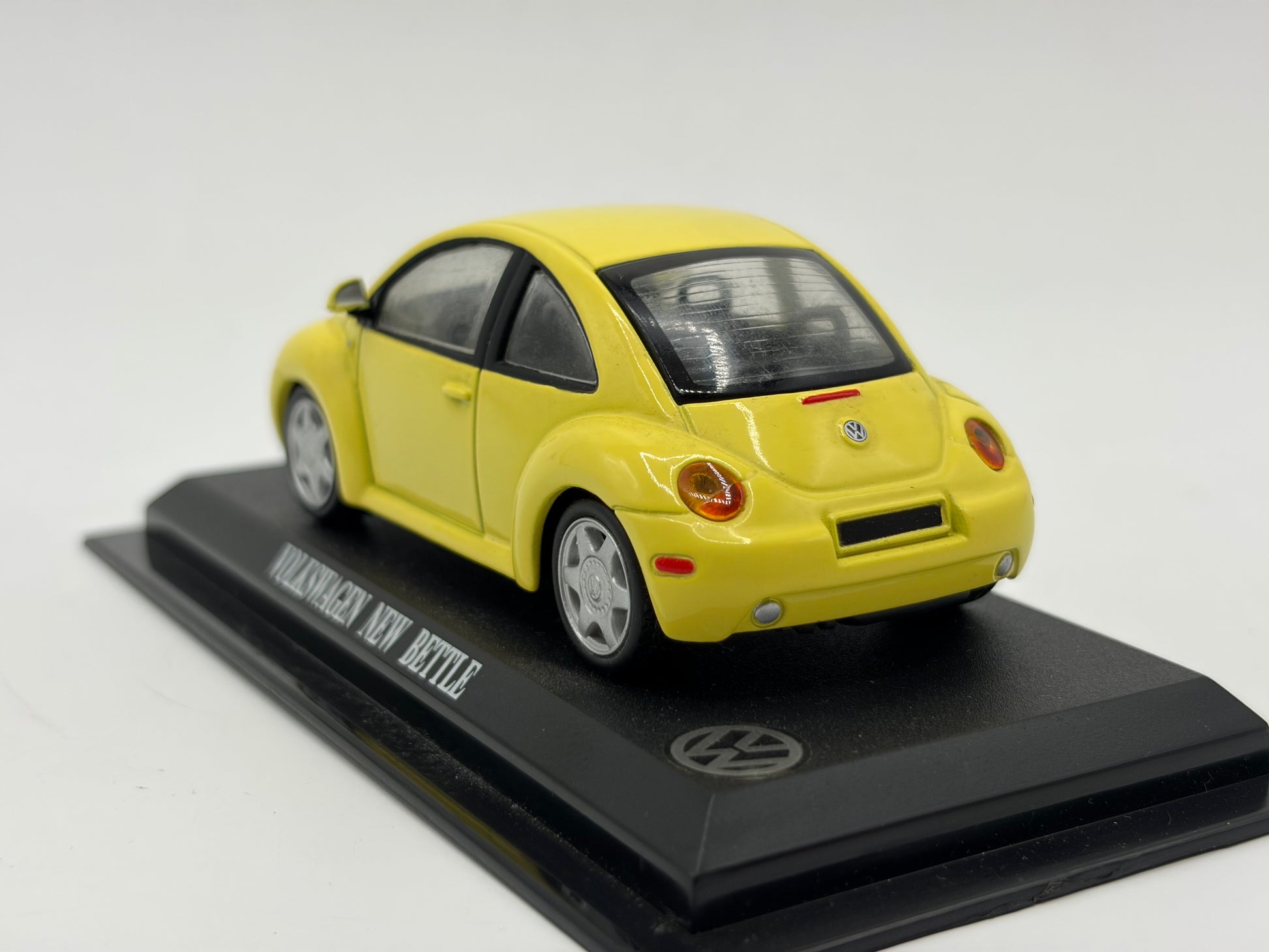 1/43 1997 Volkswagen Beetle - Del Prado | Model Car