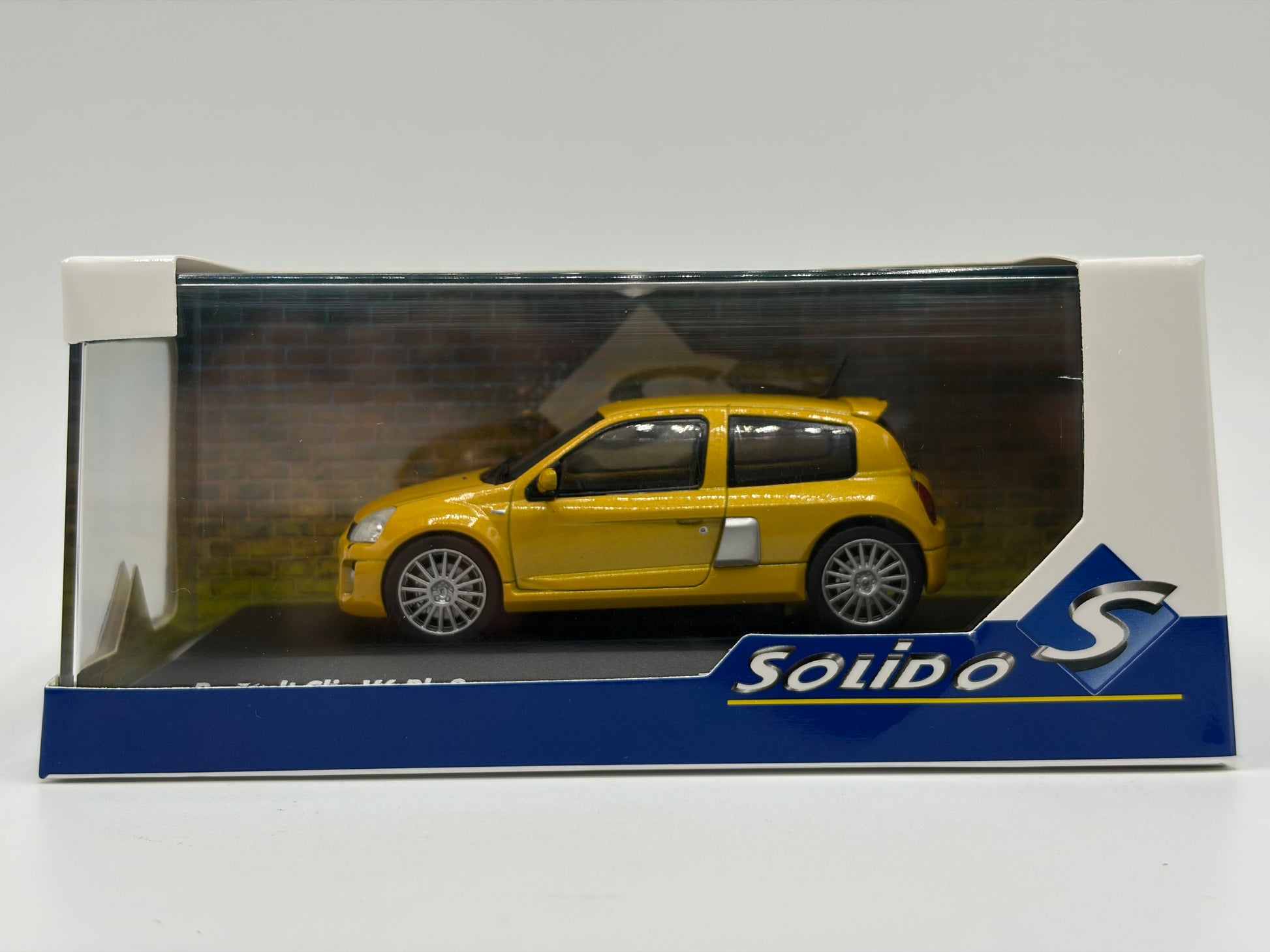 1/43 2003 Renault Clio V6 Ph.2 - Jaune Sirius - Solido | Model Car