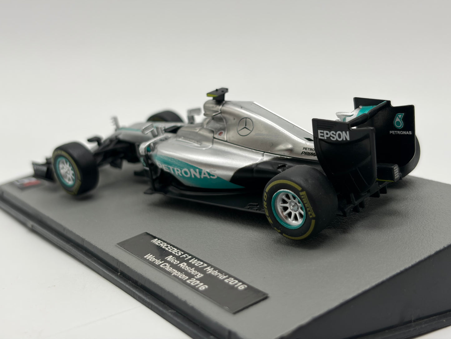 1/43 2016 Mercedes-Benz W07 Hybrid - Nico Rosberg | Model F1 Car