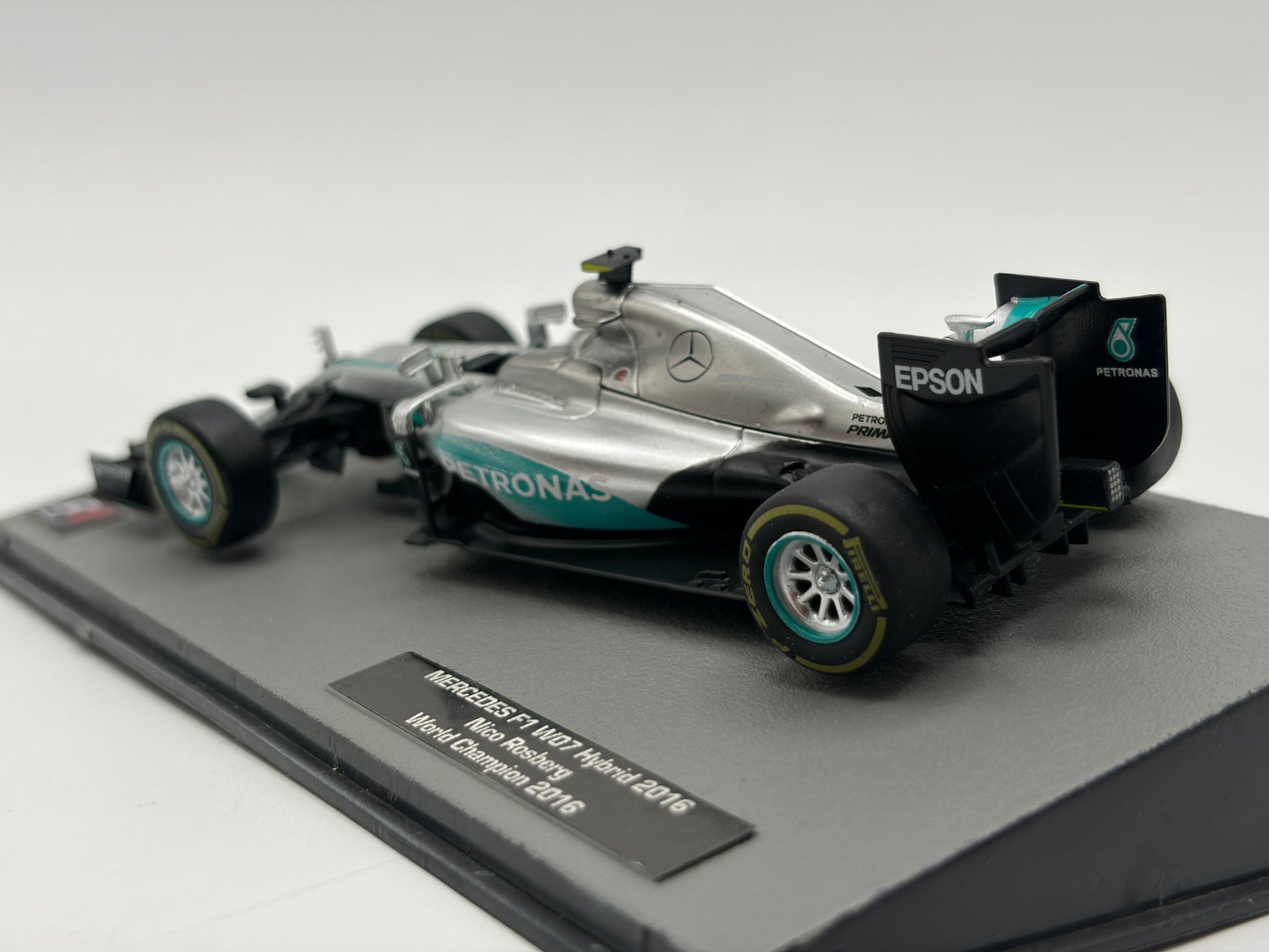 1/43 2016 Mercedes-Benz W07 Hybrid - Nico Rosberg | Model F1 Car