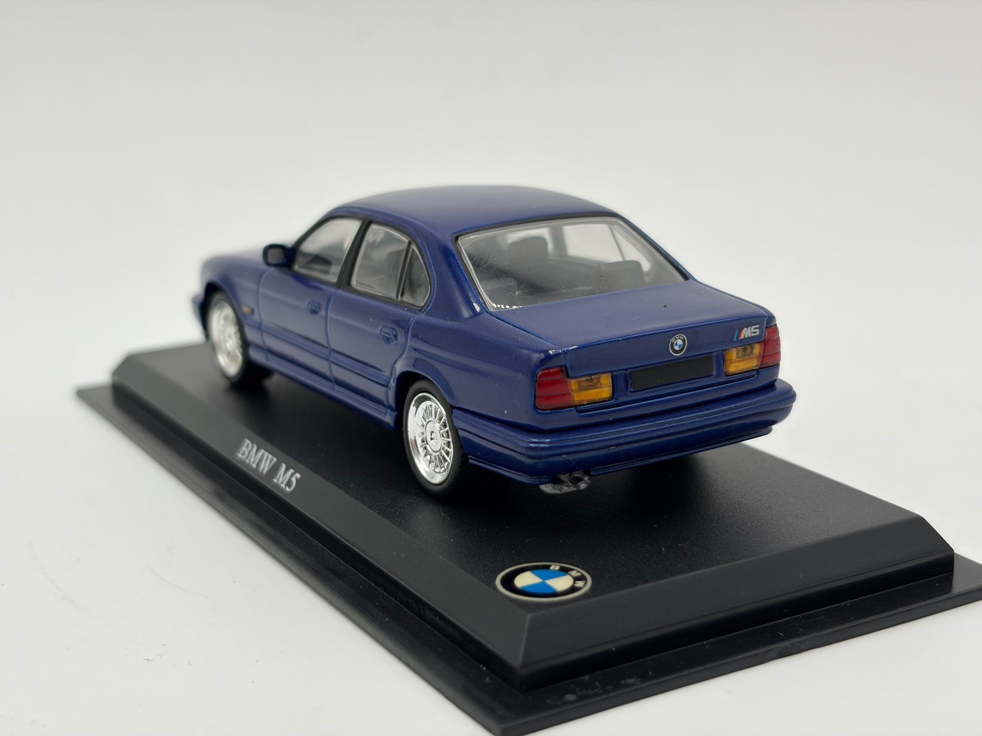 1/43 1989 BMW M5 (E34) - Del Prado | Model Car