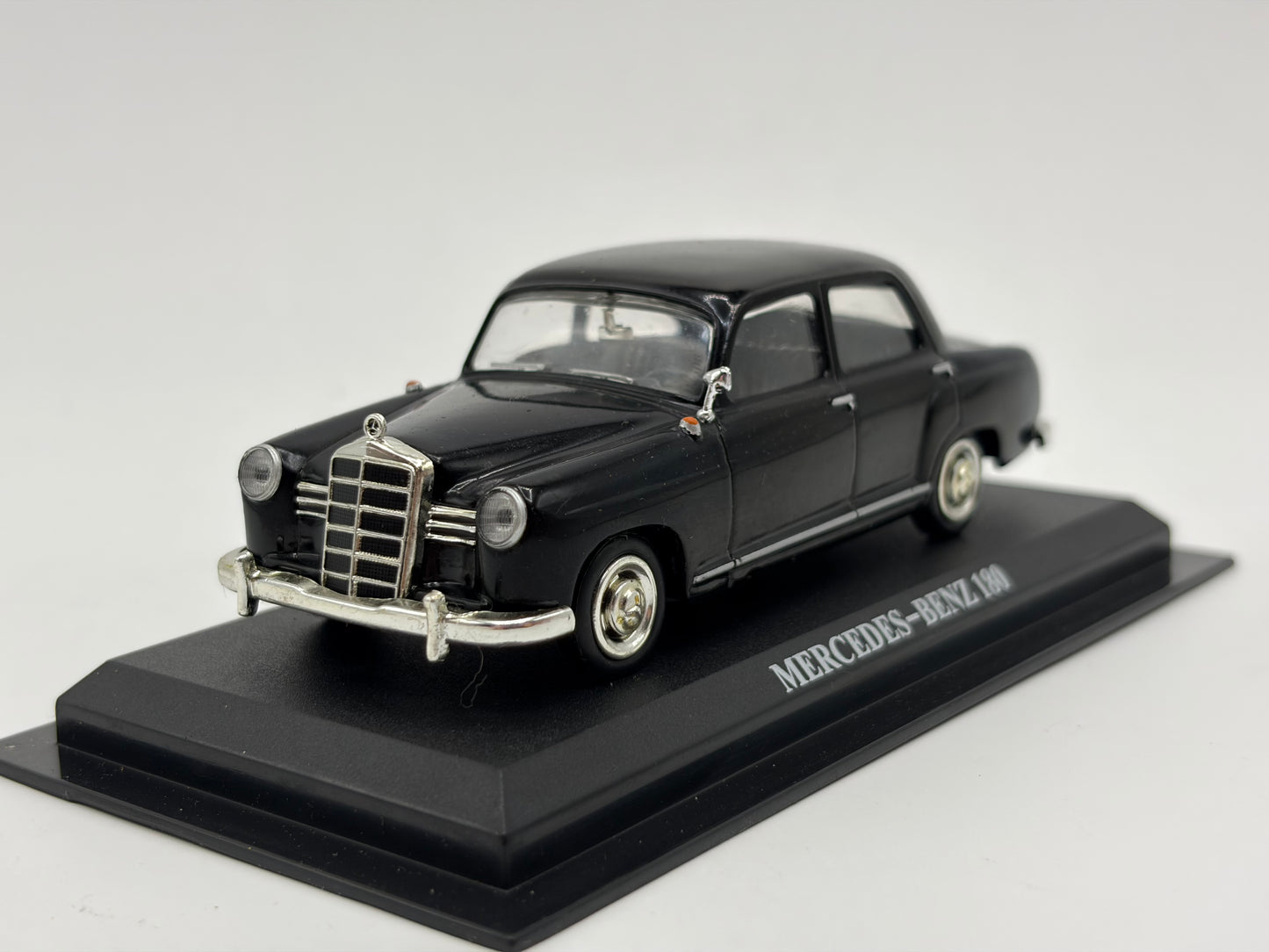 1/43 1956 Mercedes-Benz 180 - Del Prado | Model Car