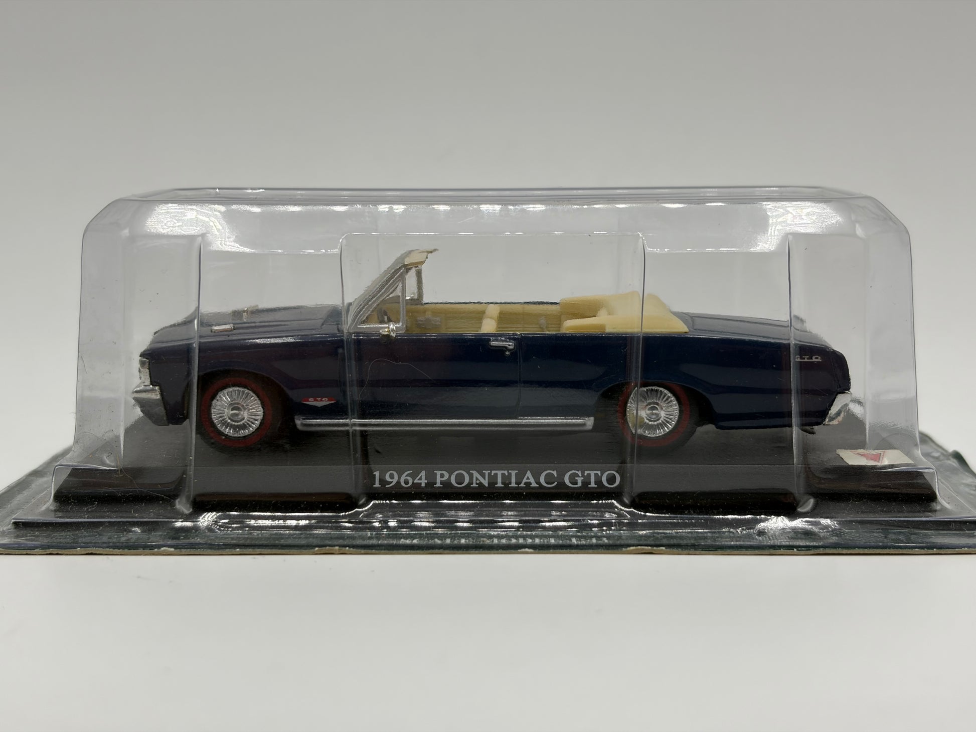 1/43 1964 Pontiac GTO Convertible - Del Prado | Model Car